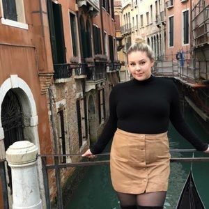 Meet your Posher, Emma
